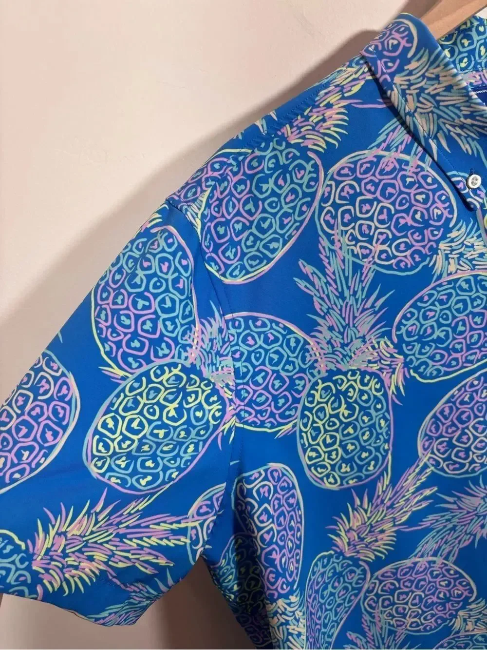 Chubbies Men’s neon pineapple performance polo size large vacation tropical golf